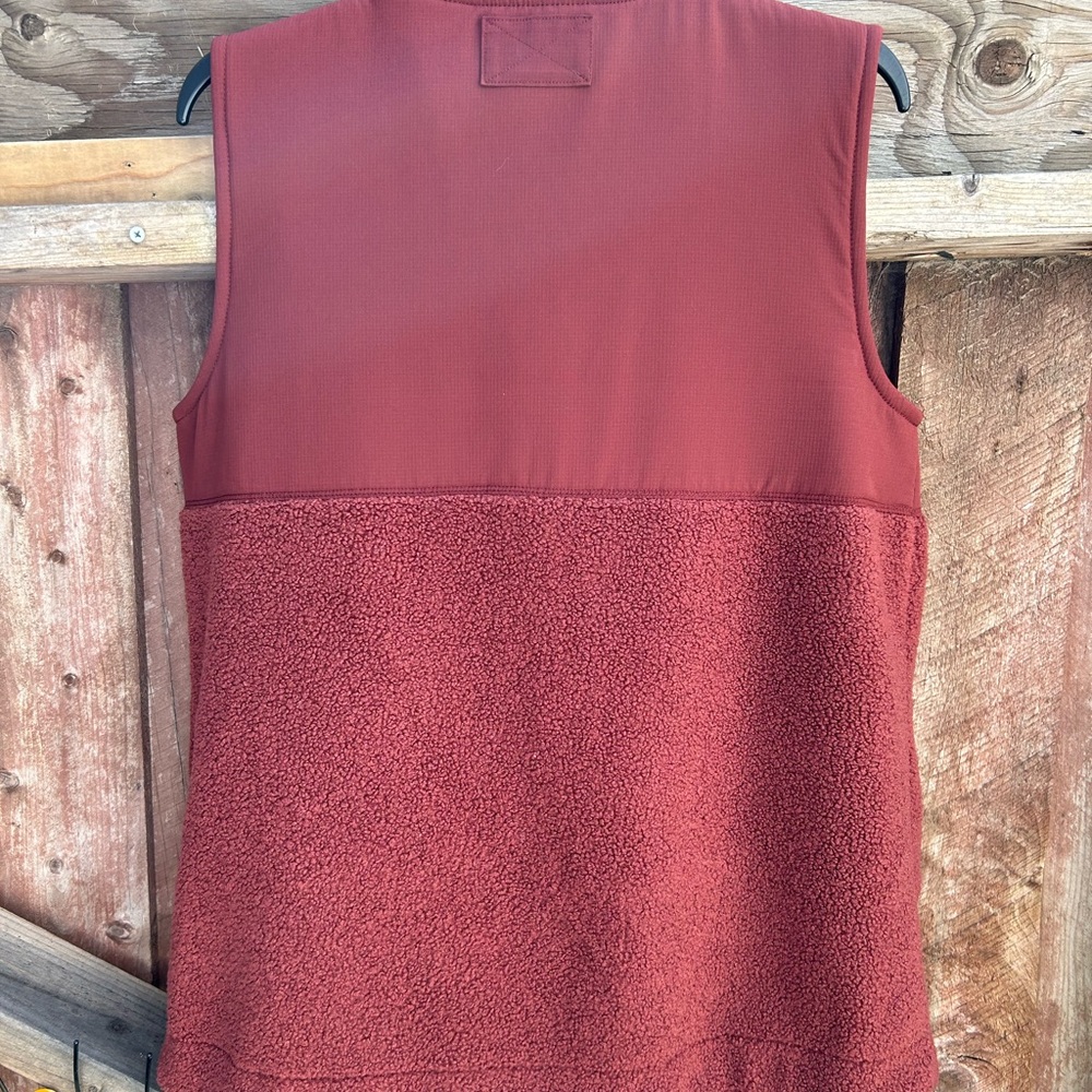 Vest - Picture 2 of 3